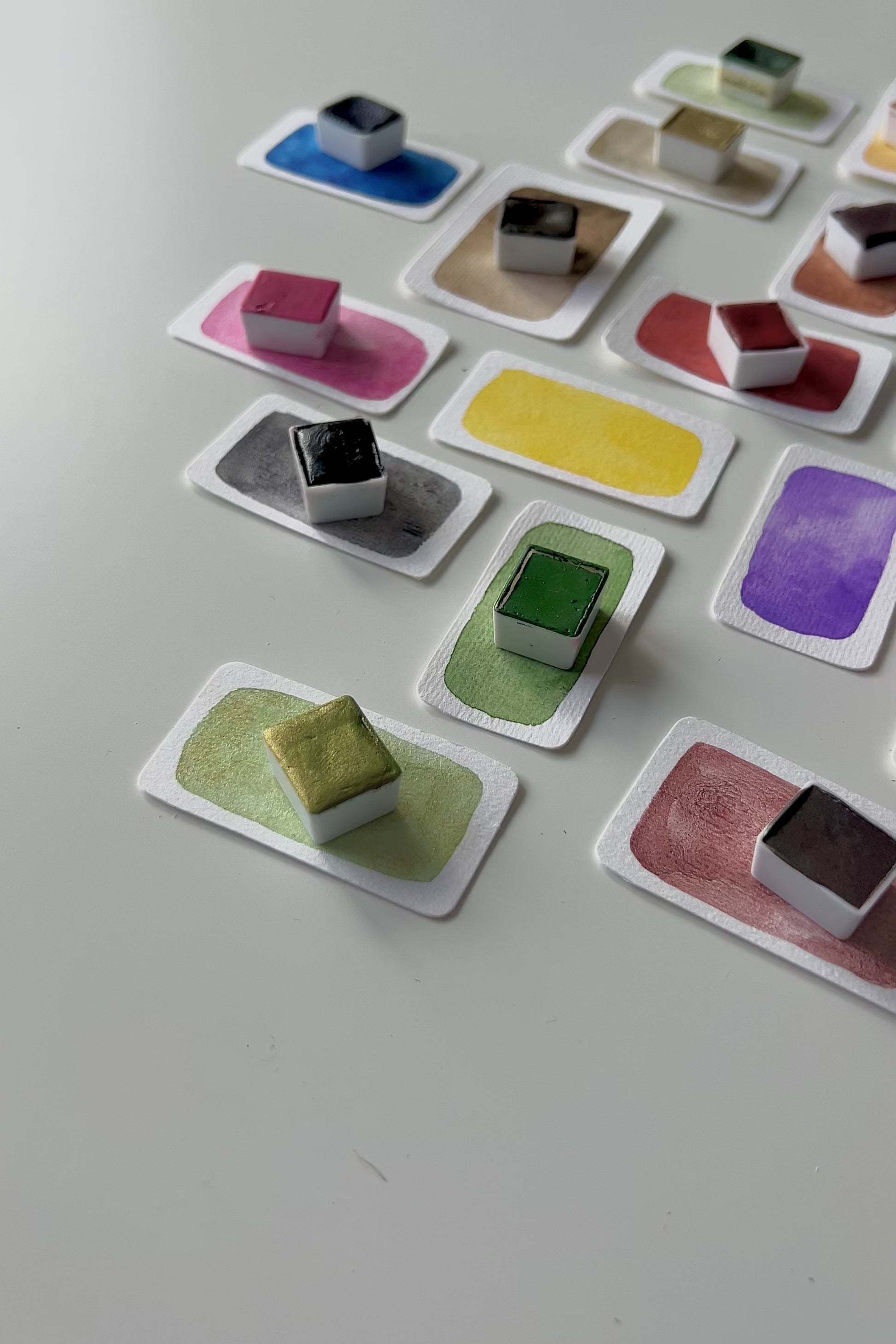 Vidéo de présentation d'aquarelle artisanale et locale, fabriquée è Montreal au Québec - Atelier by Lau