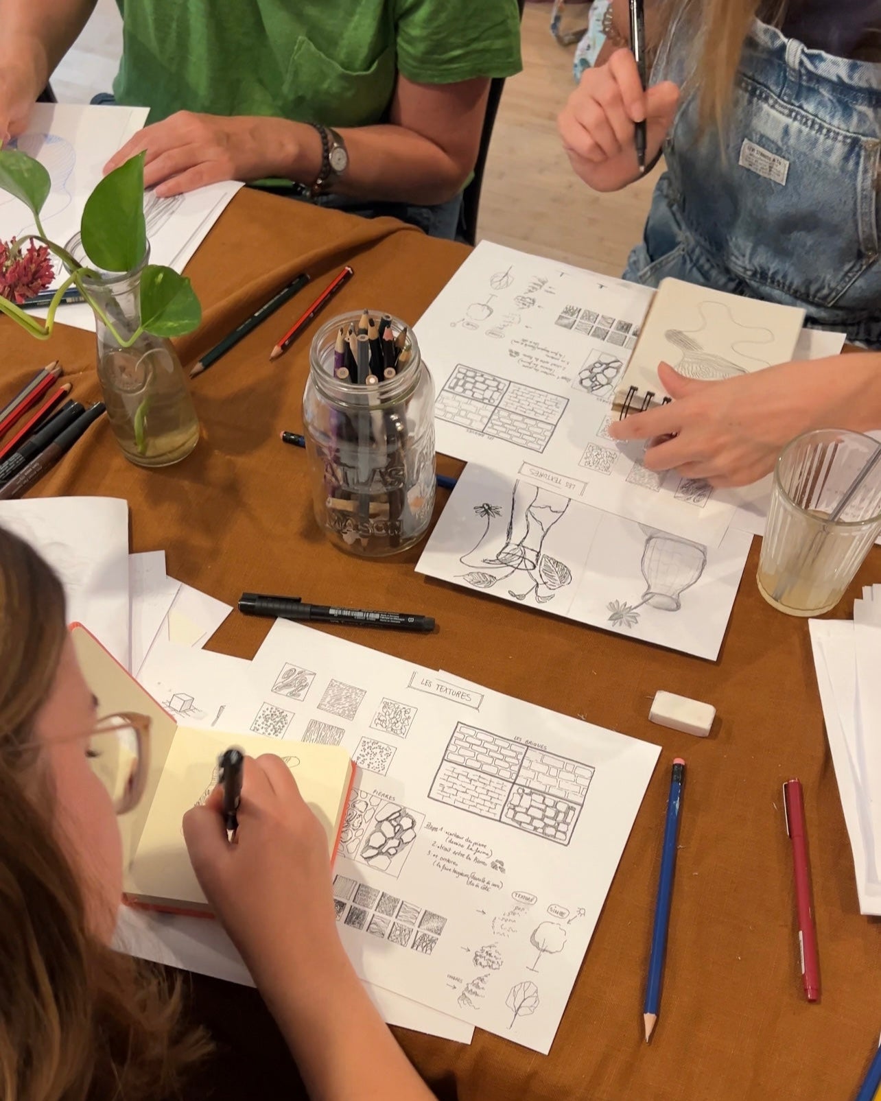Sessions créatives - Dessin et Aquarelle en 4 cours pour explorer de nouvelles techniques (crayons de bois, aquarelles, fineliners, fusains, pastels)