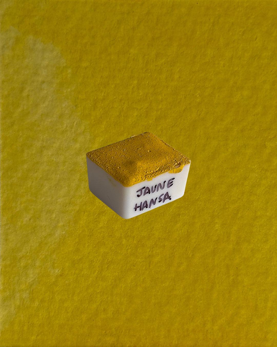Hansa Yellow artisanal watercolor pan - Extra-fine pigments
